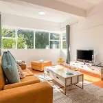 Secure And Modern 2Bed Apartment In Cape Towns Charming Rondebosch