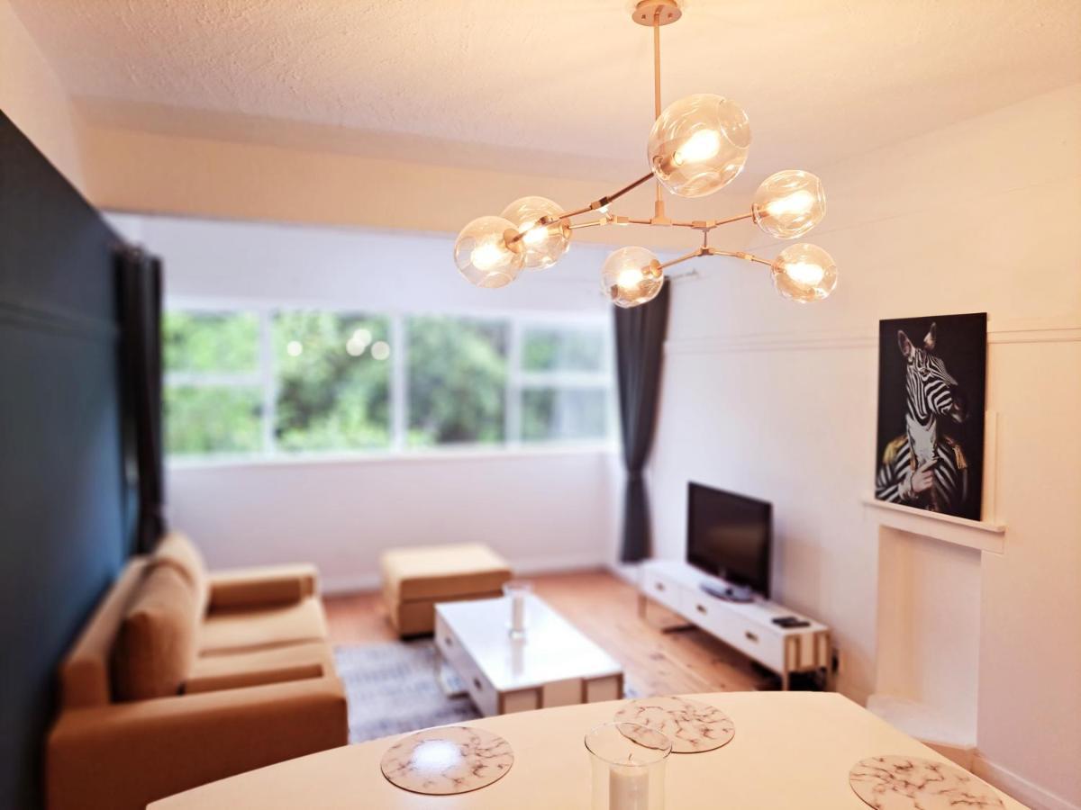 Secure And Modern 2bed In Cape Towns Charming Rondebosch Cape Town