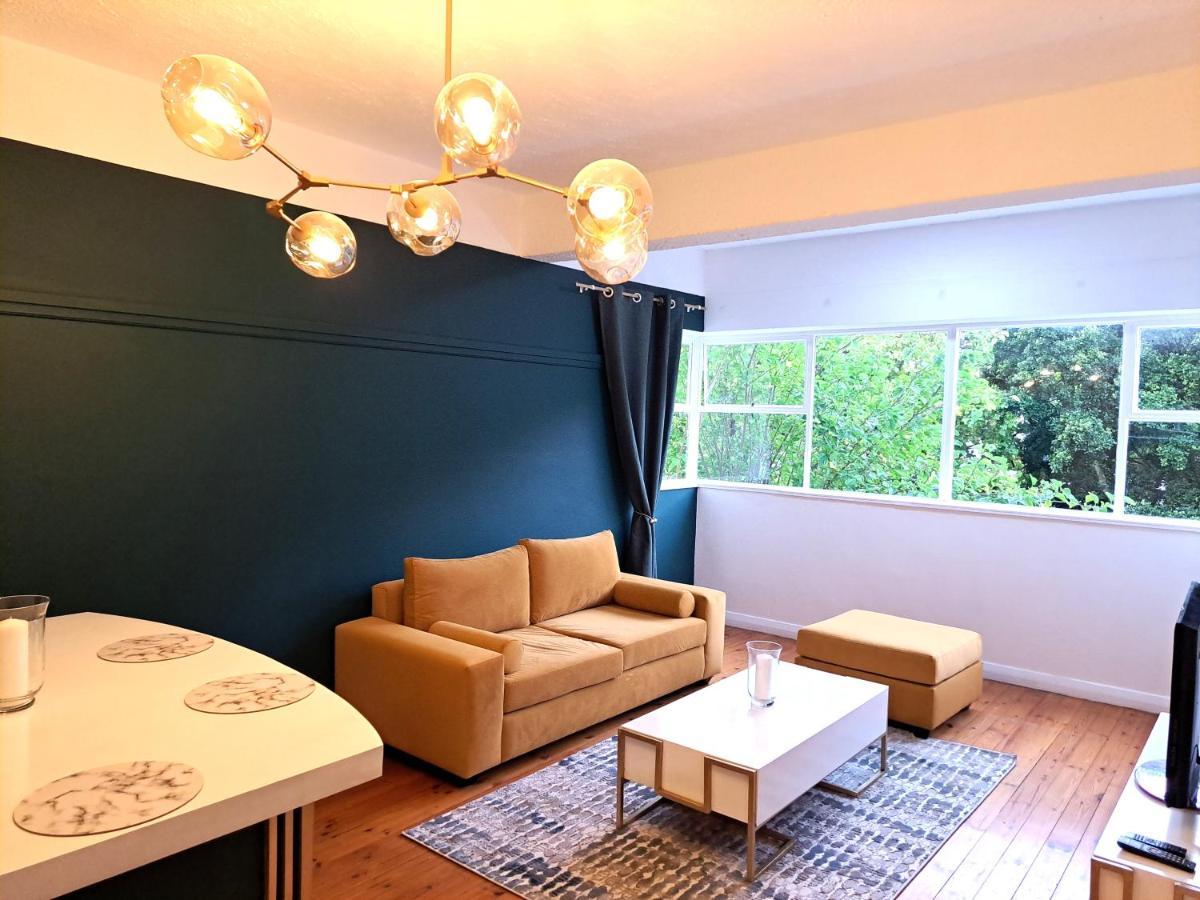 Secure And Modern 2bed In Cape Towns Charming Rondebosch * Cape Town