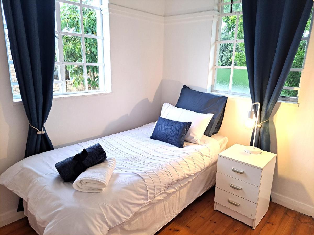 Secure And Modern 2bed In Cape Towns Charming Rondebosch * Cape Town