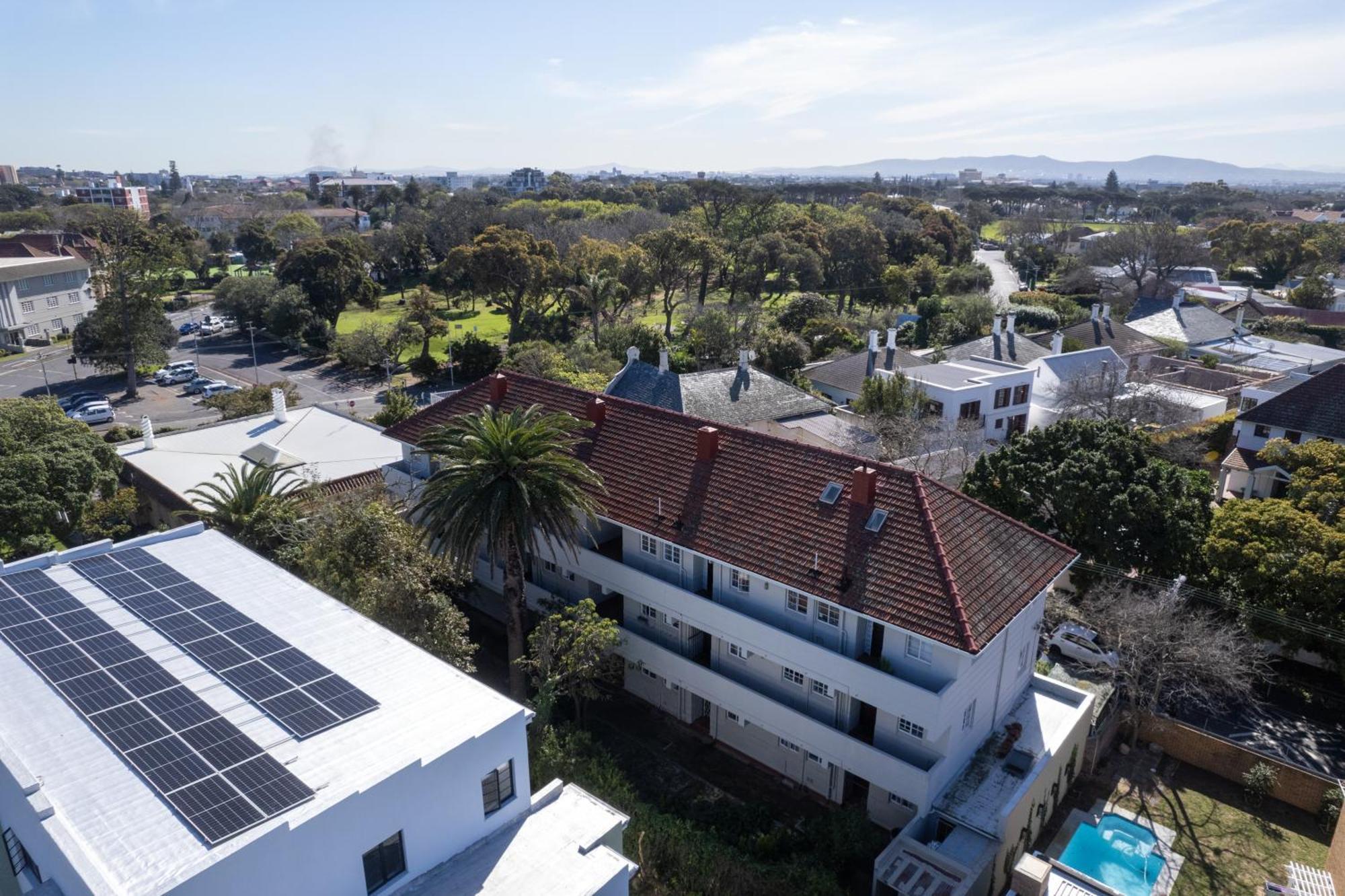Secure And Modern 2bed In Cape Towns Charming Rondebosch *