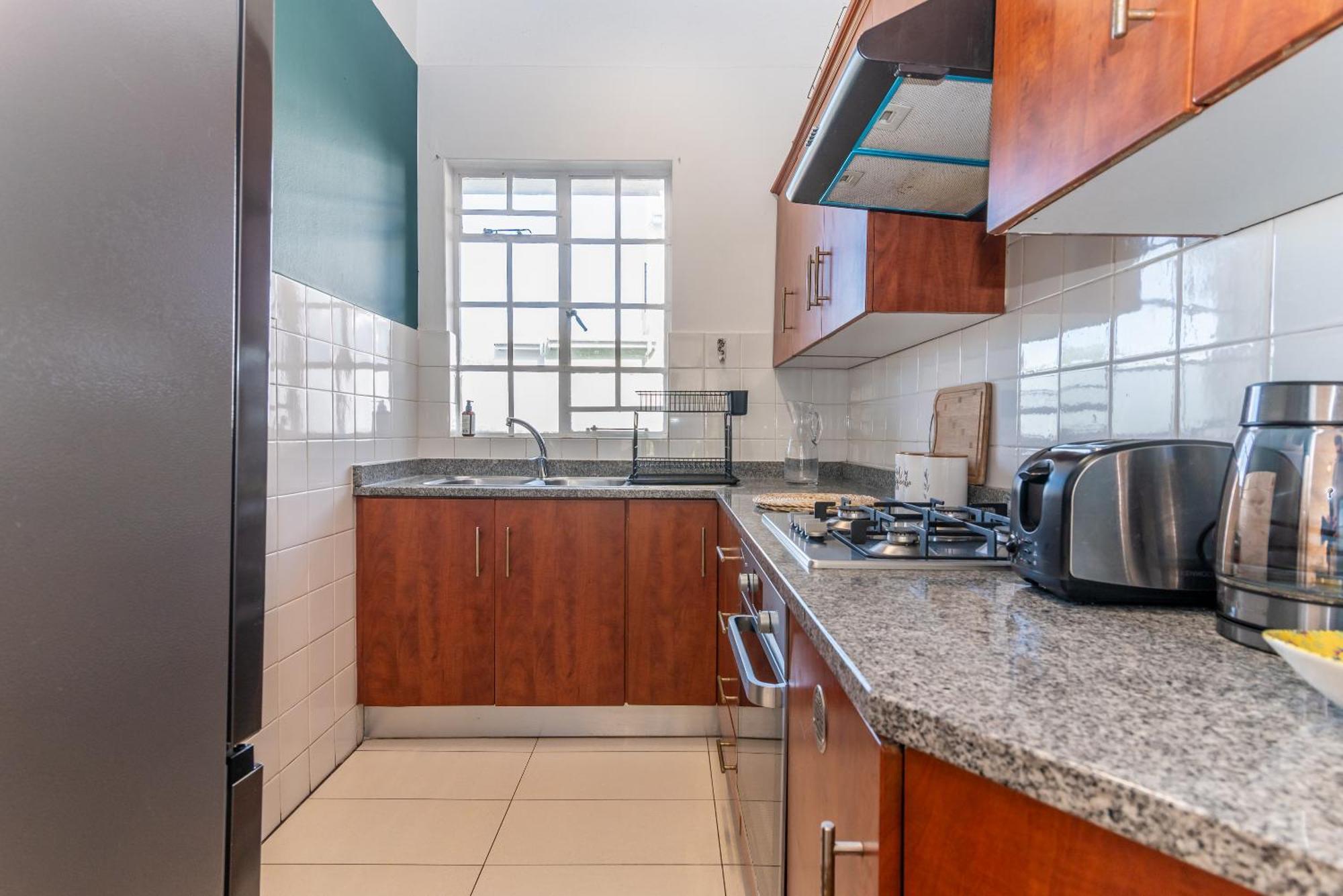 Secure And Modern 2bed In Cape Towns Charming Rondebosch Apartment Cape Town