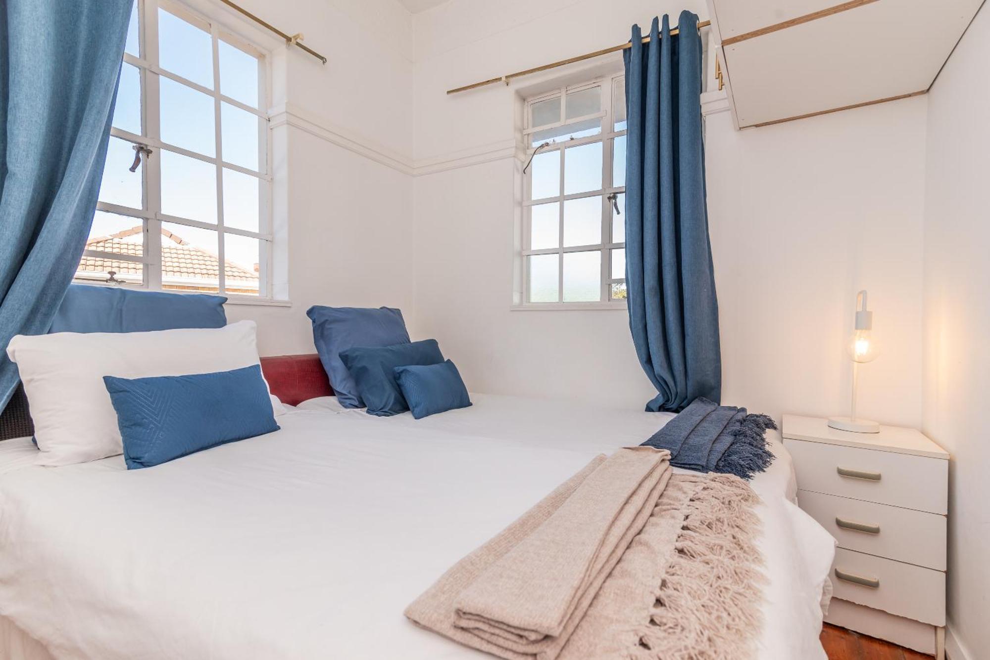 Secure And Modern 2bed In Cape Towns Charming Rondebosch * Cape Town